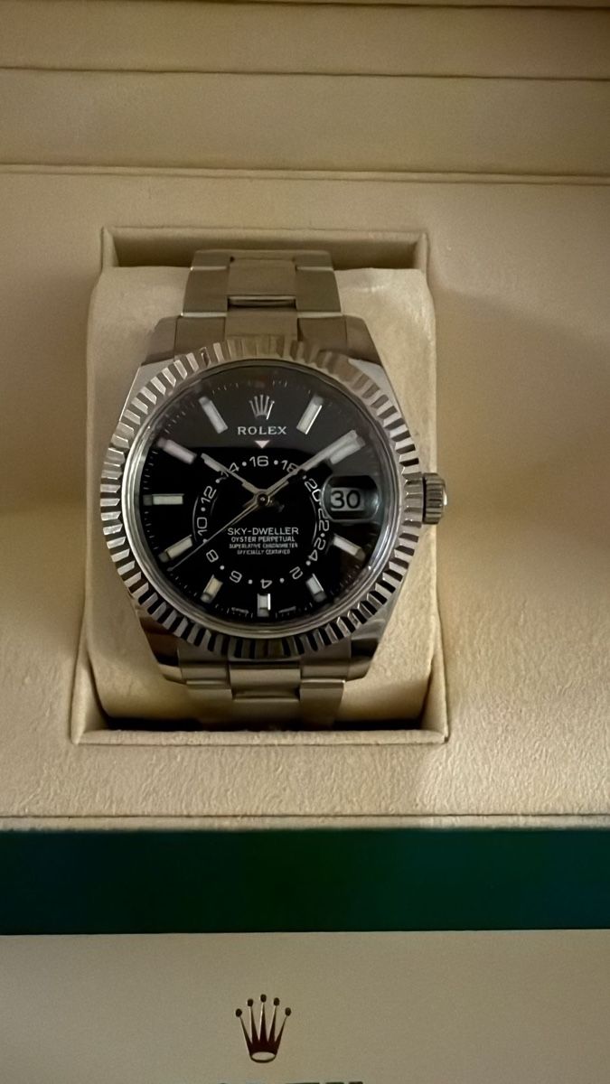 Rolex Orologi: Rolex Sky Dweller black dial – Usato da Rotkreuz venduto da Rocky5 1