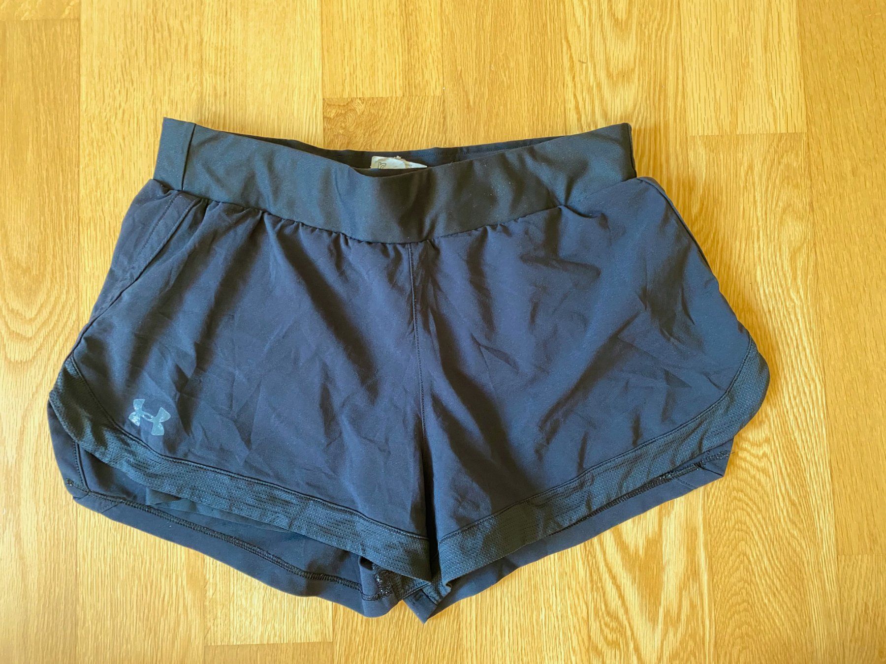 Under Armour Pantaloni: Under Armour Laufshorts Damen Grösse S – Usato da Bern venduto da eli7