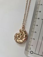 Halskette mit Ammonit-Anhänger, goldig, Modeschmuck