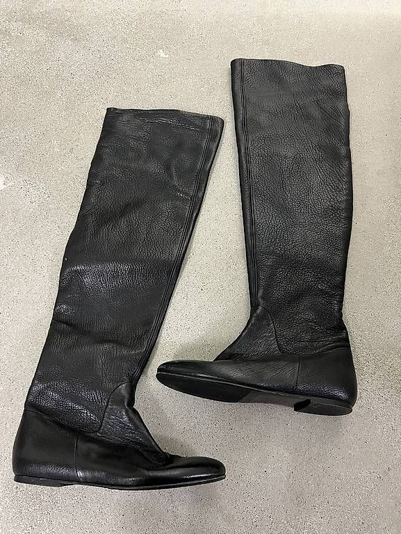 Damenschuhe: Vibram Leder Overknee Stiefel, Grösse EU36 – Gebraucht aus Zürich von FK8044