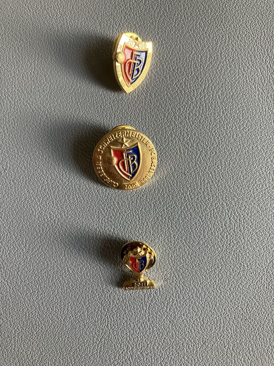 FC Basel Placchette & Badge: FC Basel Meister-Plaketten/Pins – Usato da Frenkendorf venduto da The_Moose 3