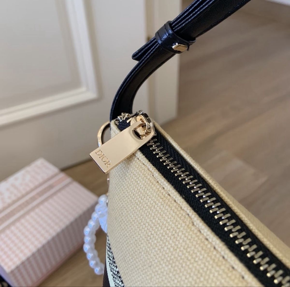 Borse: Dior cosmetics Tasche Mini Bag with shoulder strap – Nuovo e nell'imballaggio originale da Chur venduto da Madeys 4