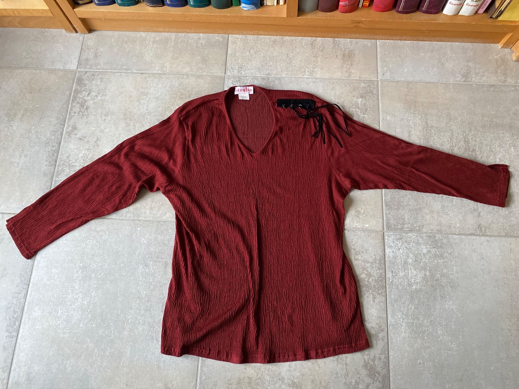 T-shirt: Shirt – Usato da Bülach venduto da Jackybabue