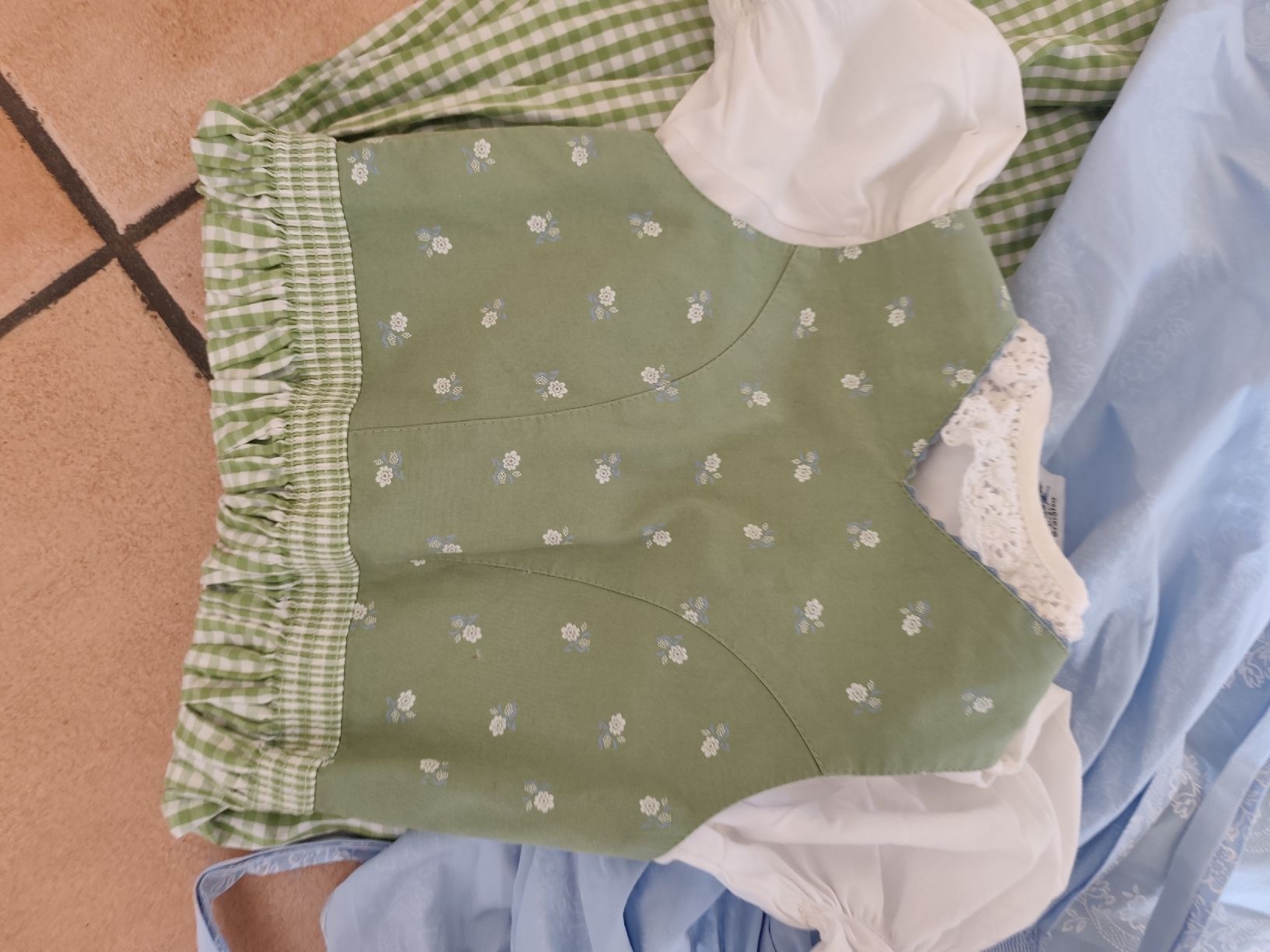 Costumi: Dirndl 116 inkl Bluse – Nuovo (secondo la descrizione) da Meinisberg venduto da Destiny1972 4