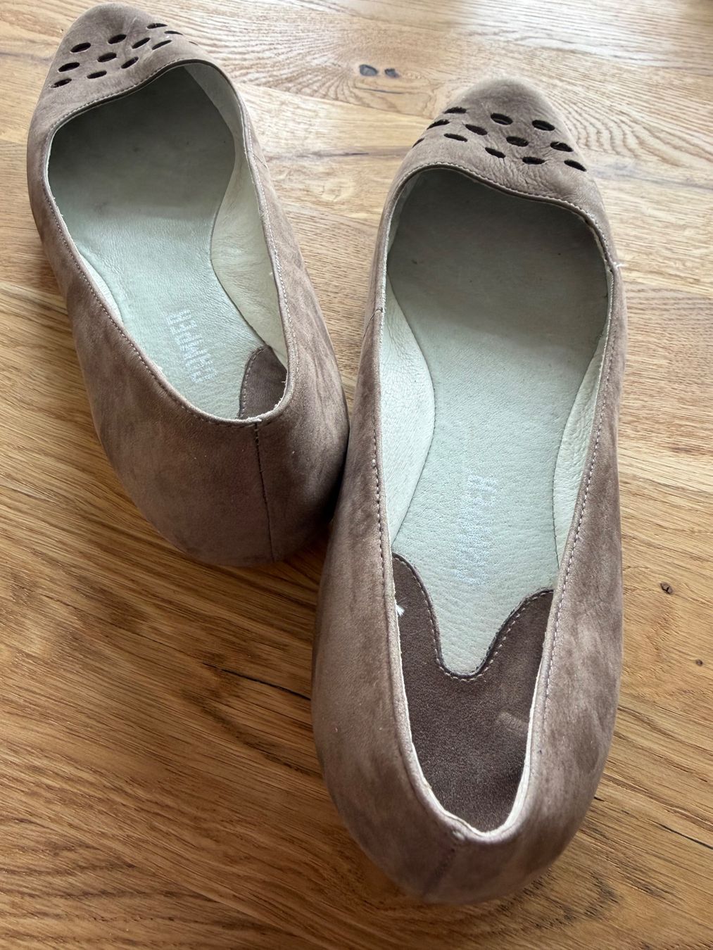Camper Damenschuhe: CAMPER sandfarbene Ballerinas mit Cutouts Gr. 36 – Gebraucht aus Wetzikon ZH von dor_rmq2 2