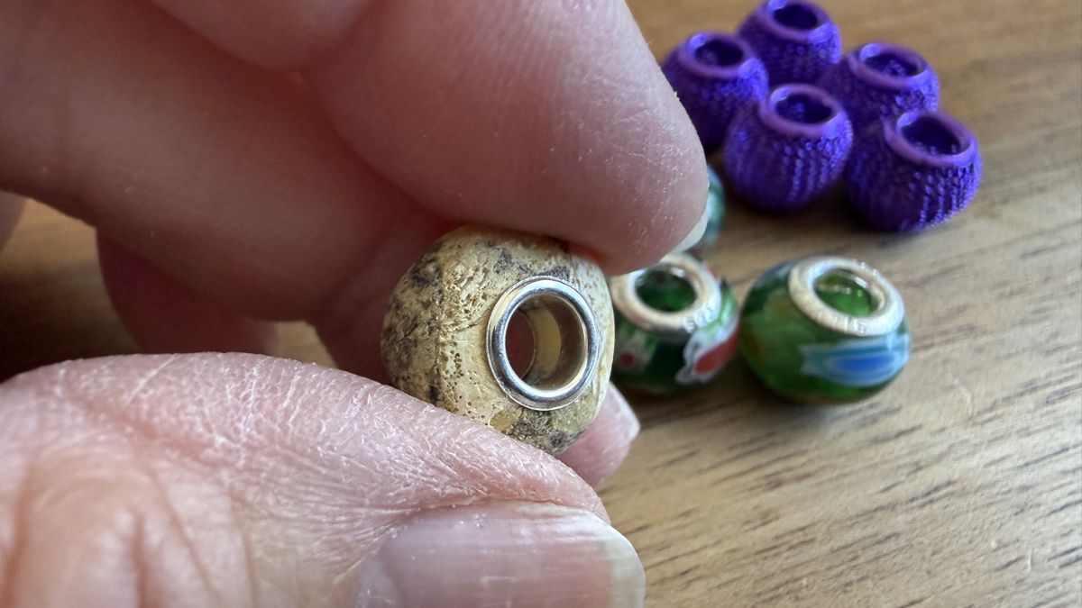 Ciondoli: 9 Stück charms, bunte Farben – Nuovo e nell'imballaggio originale da Ebikon venduto da Leonidas2 2