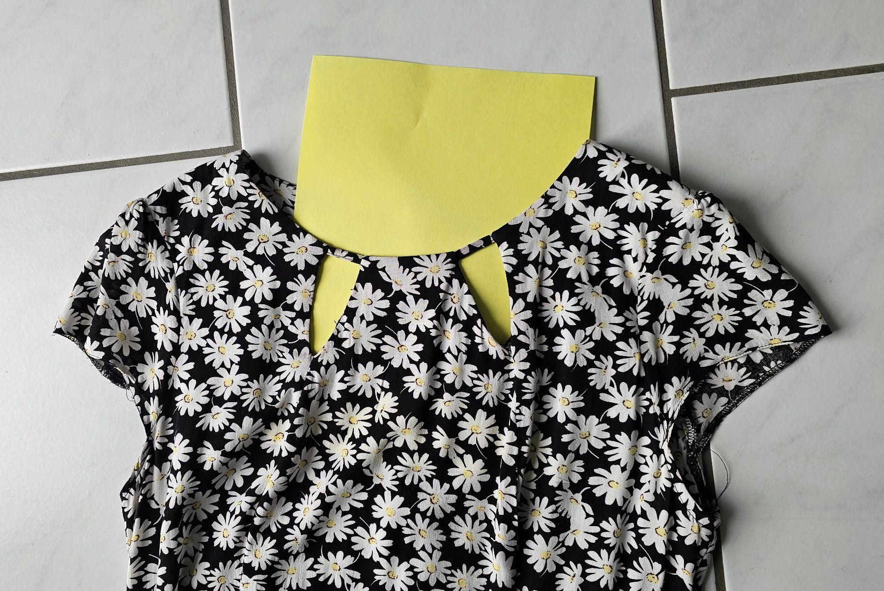 Vestiti: schönes Blumenkleid / Rock – Usato da Witterswil venduto da Regus 4