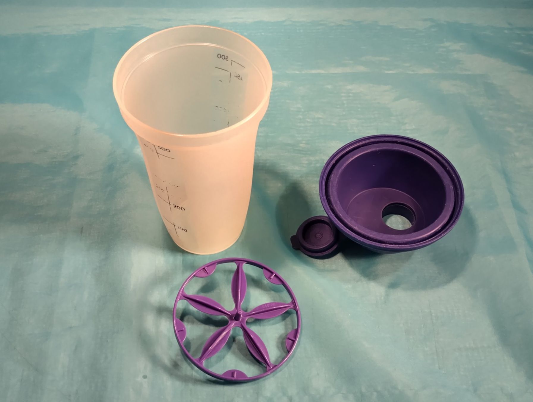 Tupperware Behälter & Ähnliches: Tupperware Quick Shake bis 5dl Skala – Gebraucht aus Bellach von JingleCherry 5