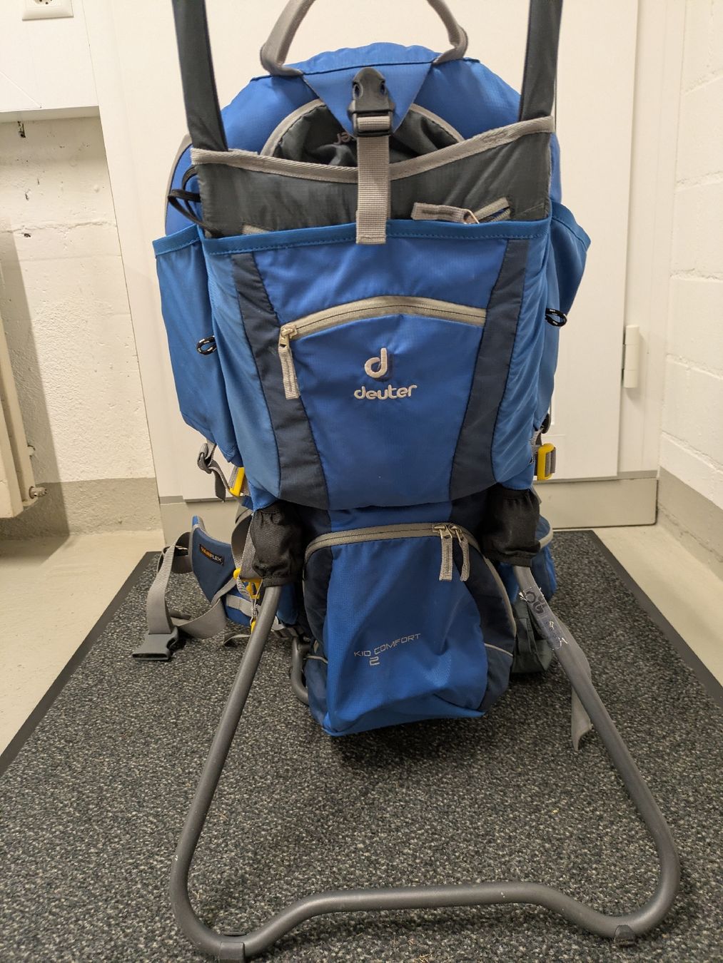 Deuter Borse & Zaini: Deuter Kindertrage "Kid Comfort 2" – Usato da Schänis venduto da kue_ztq9 1