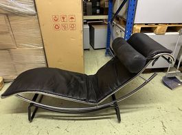 Coole, bequeme Liege in schwarz