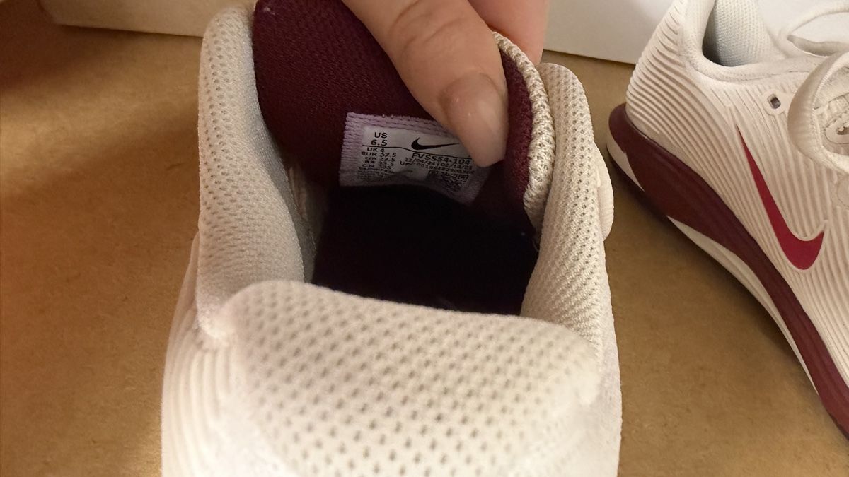 Damenschuhe: Tennis Schuhe Allcourt – Neu und originalverpackt aus Seuzach von aes_xj6f 3