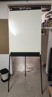 Flipchart/Whiteboard, neuwertig, mit vielen Magneten!