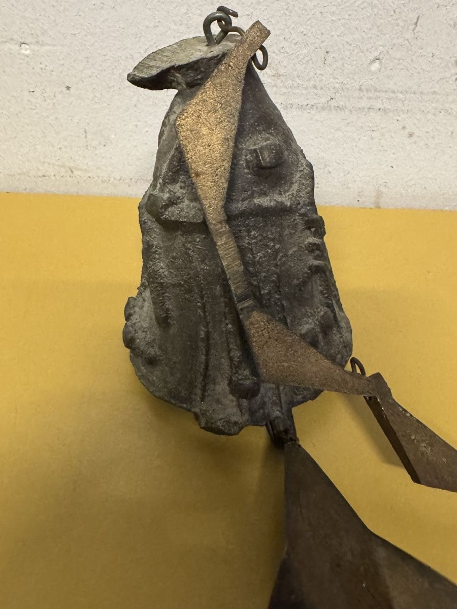 Figuren: Kunst Gloke – Gebraucht aus Schlieren von Freundlich02 2