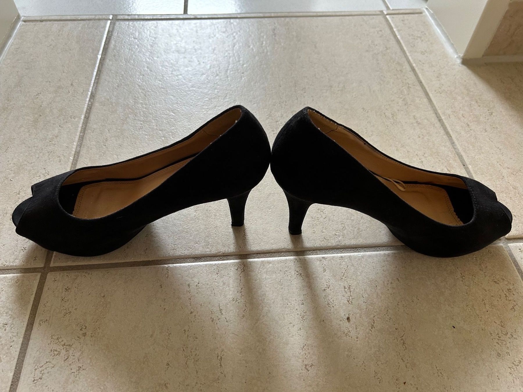 Scarpe da donna: Schwarze Schuhe High Heels – Usato da Saland venduto da ele_vc96 1