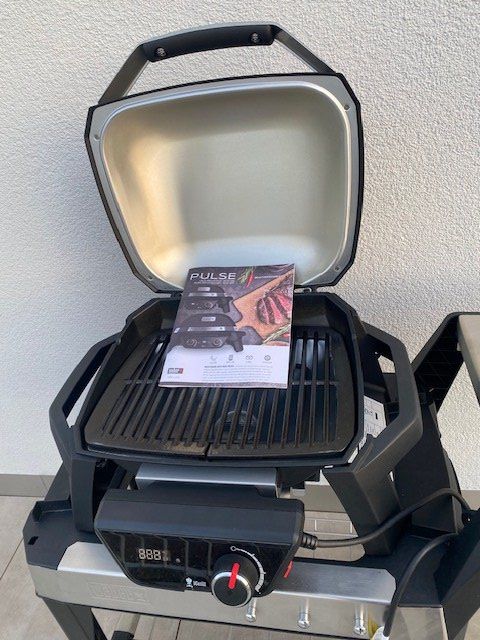 Weber Griglie: Weber Pulse 1000 Elektrogrill mit Rollwagen – Usato da Niederhasli venduto da Tigerproduct 3