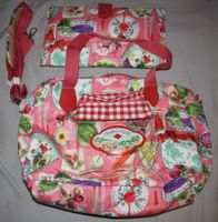 2 Wickeltaschen mit Wickelunterlage