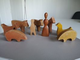 ALTE HOLZ TIERE 7 STK. UND 2 FIGUREN, ANTONIO VITALI??