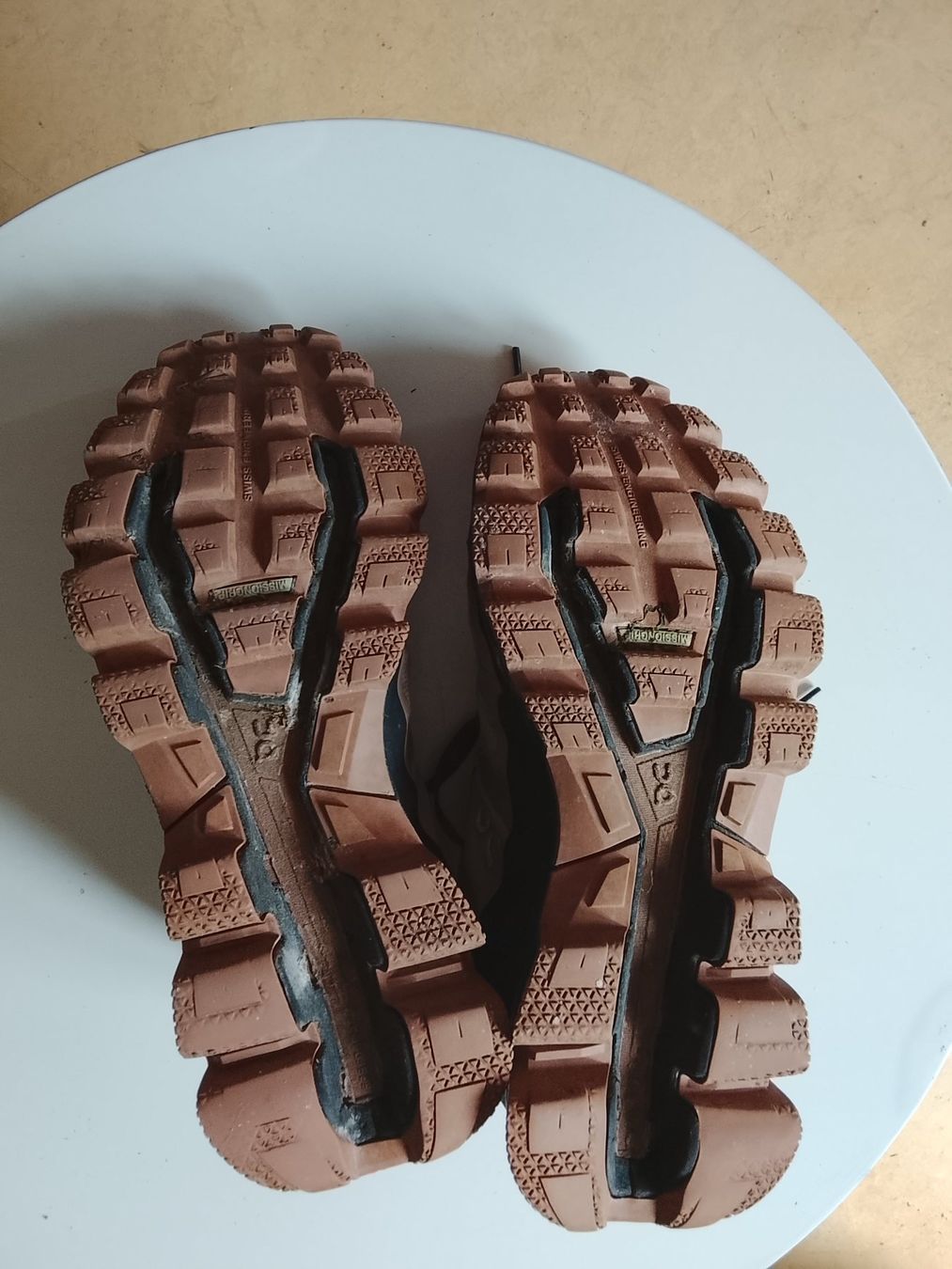 On Scarpe da donna: ON Cloudventure WP Trailrunningschuh Damen Gr. 40 – Usato da Lenzerheide/Lai venduto da yvo_qjr8 4