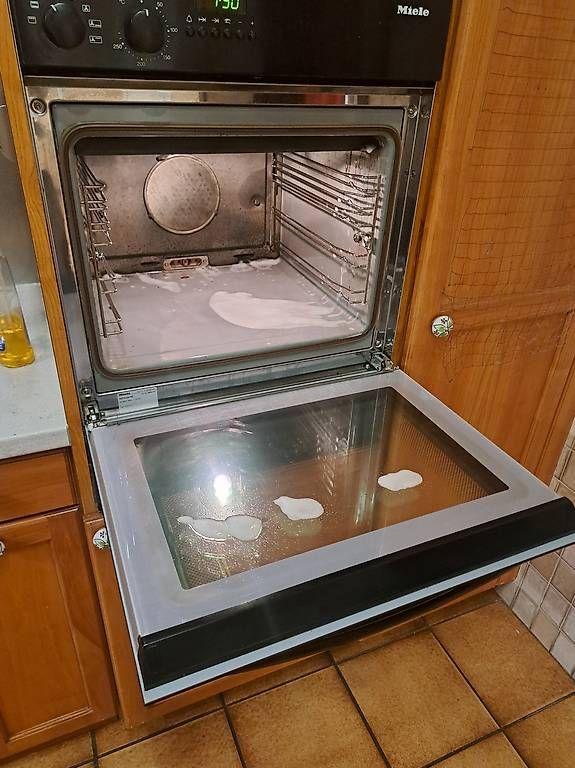 Backöfen: Four Miele, 55cm, bon état – Gebraucht aus Vuadens von Piwu01 1