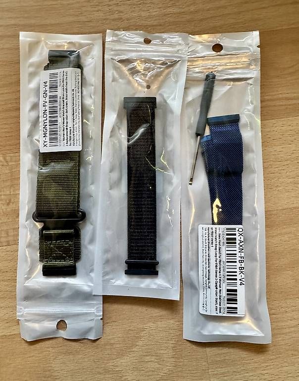Smartwatch: Fitbit Versa 4 - Viel Zubehör – D'occasion à Malters par frangecko 2