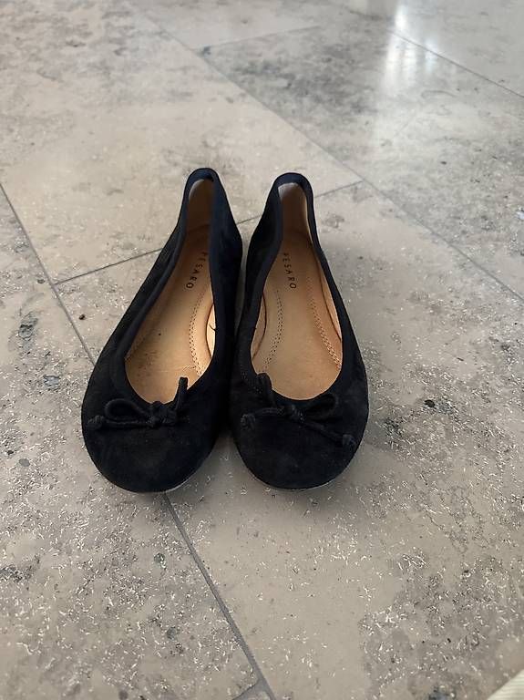 Scarpe da donna: Ballerina Wildleder schwarz Pesaro – Usato da Muttenz venduto da veroo8