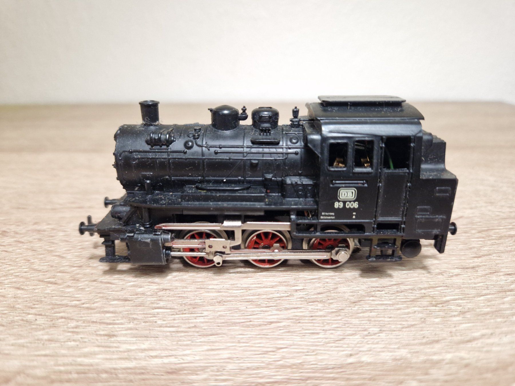 Märklin Modellini di ferrovie: Märklin Dampflok BR 89 H0 – Usato da St-Aubin-Sauges venduto da Lo_Go 1