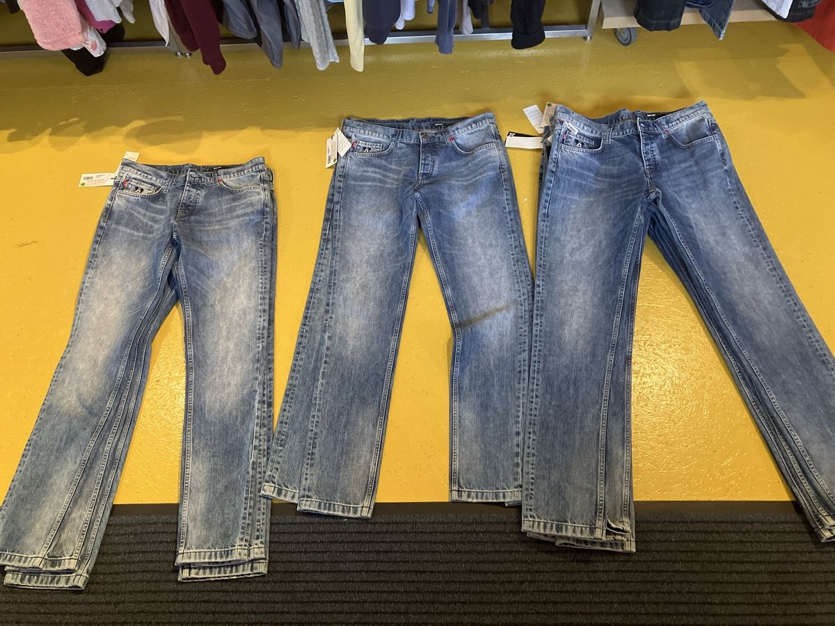 Iceberg Jeans: ICE Iceberg Jeans NEU – Nuovo (secondo la descrizione) da Erlenbach im Simmental! venduto da Simmentaler-Perlen 6