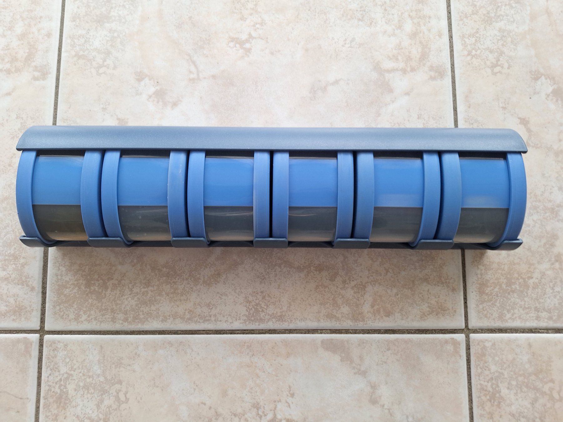Scaffali: Tupperware Gewürzregal blau mit Behälter – Usato da Starrkirch-Wil venduto da Mambostar