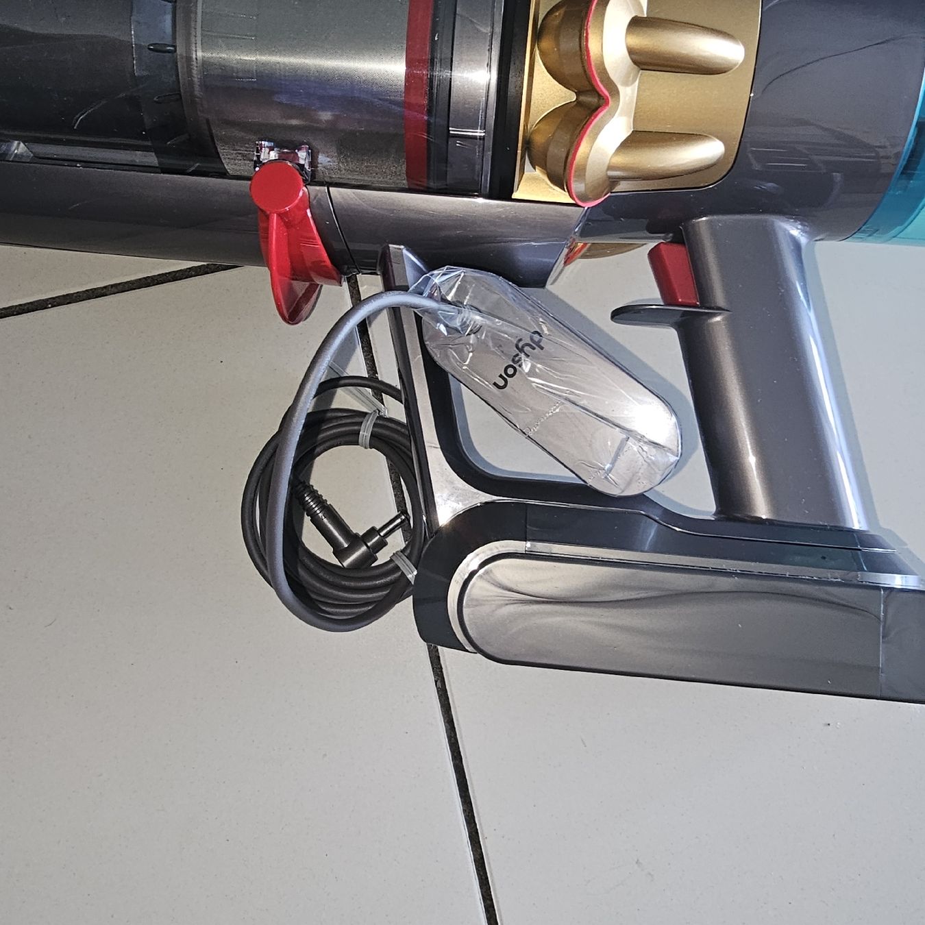 Dyson Aspirapolveri & Accessori: Dyson v15 nouvel – Nuovo (secondo la descrizione) da Plan les ouates venduto da Braun_charly 1