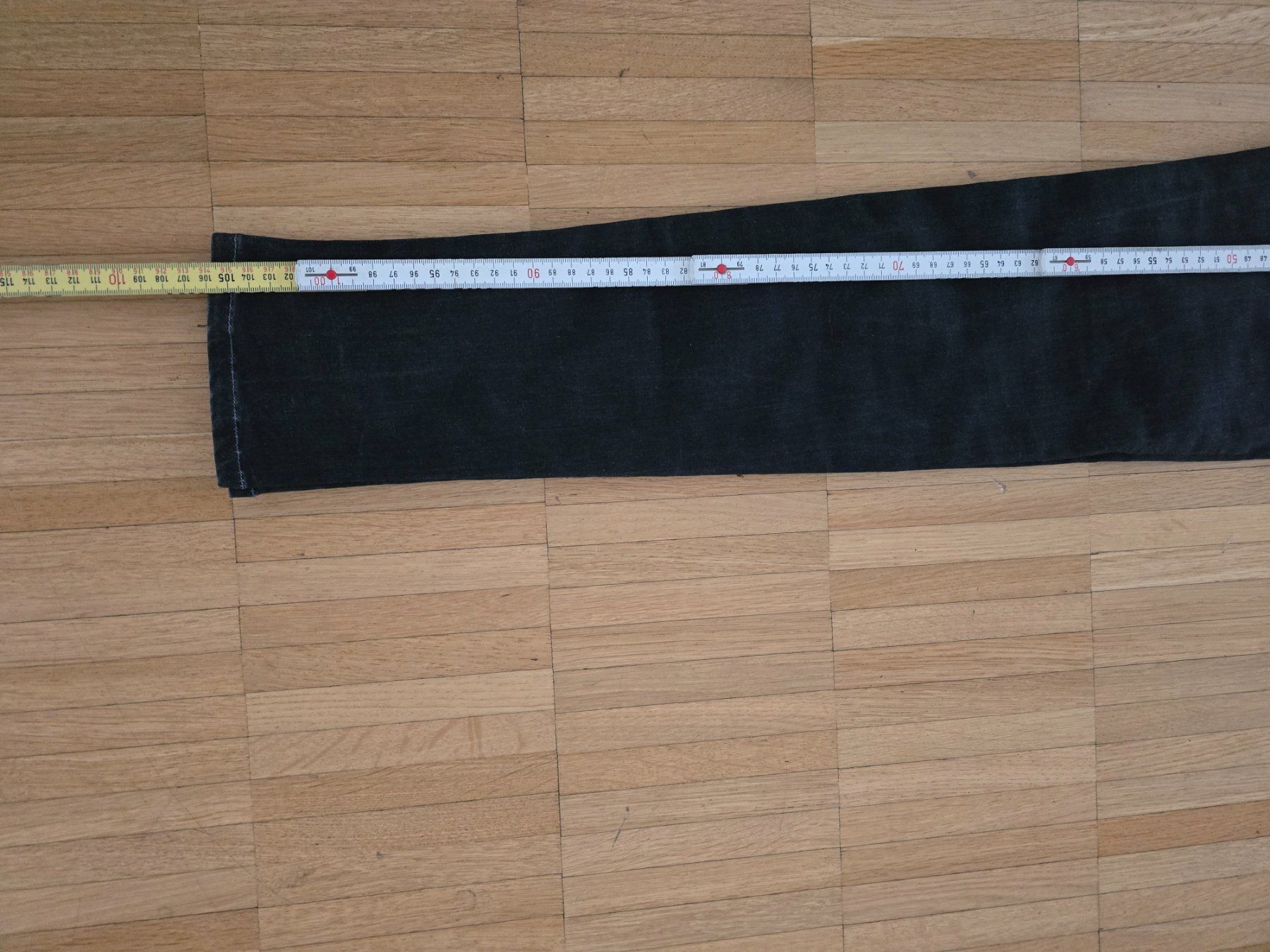 Guess Jeans: Guess Jeans – Usato da Laufenburg venduto da may_r2st 7