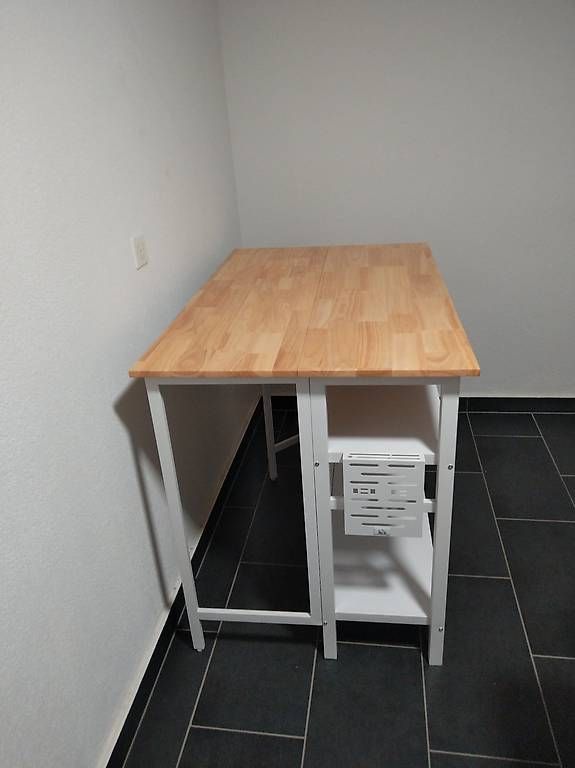 Tavoli: Beistelltisch Küche . Breite zus.geklappt : 40 – Usato da Winterthur venduto da Giacola