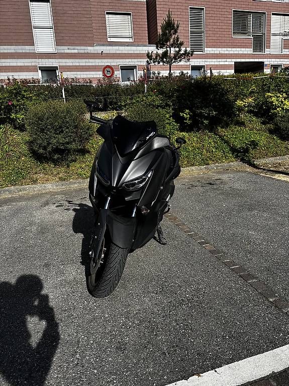 Scooters: Yamaha X-Max 300  – D'occasion à Crissier par yan_pq7m