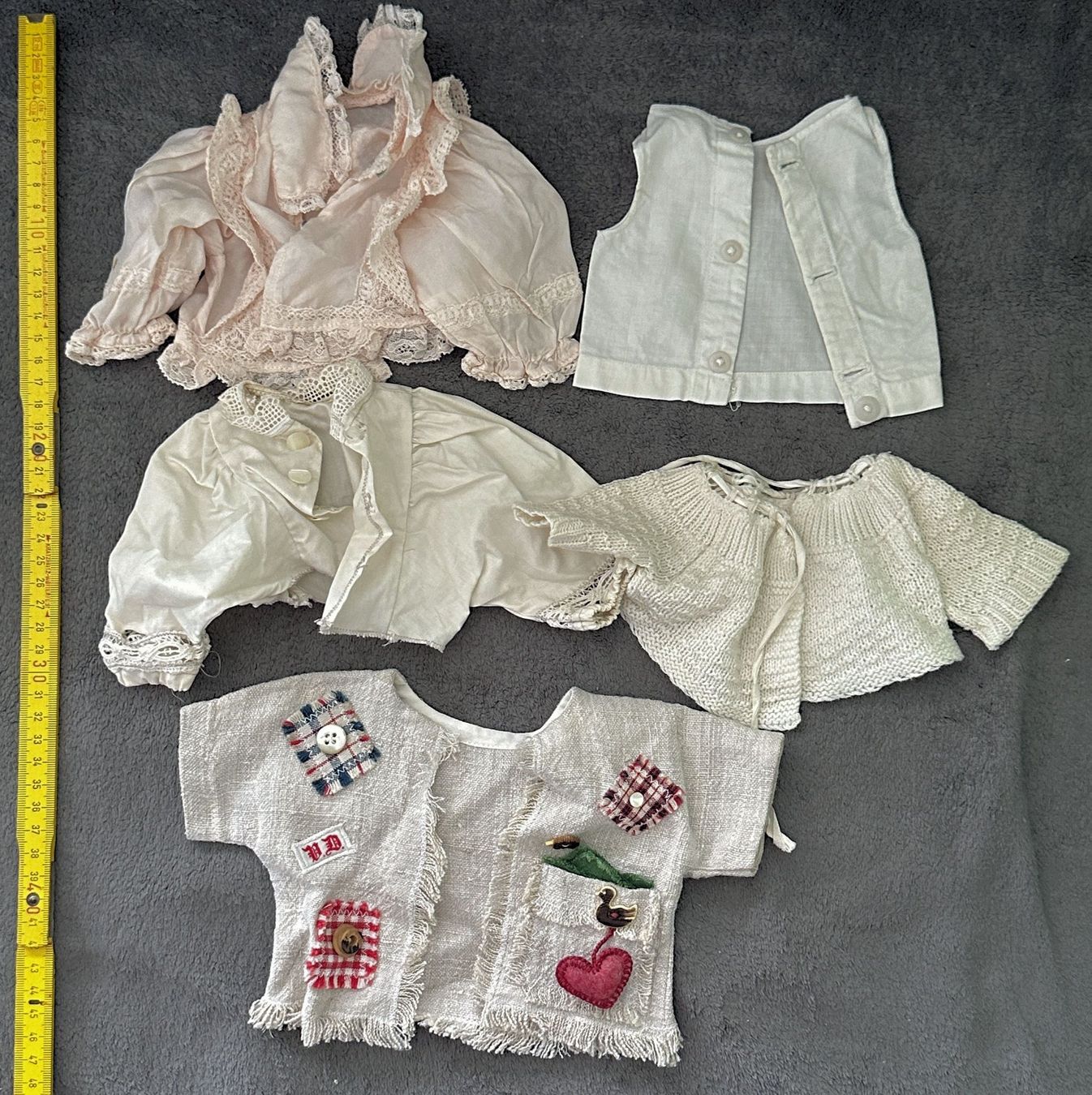 Bambole: Puppenkleider Obreteile 5 Teile – Usato da Basel venduto da Bingis