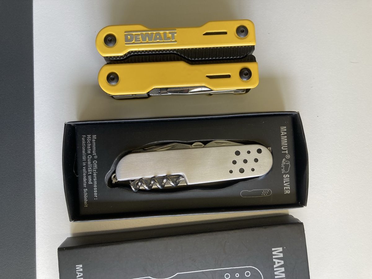 Dewalt Tous les outils: Multitool DEWALT und Mammut Messer Silver neu – D'occasion à Niederuzwil par Miami1999 1
