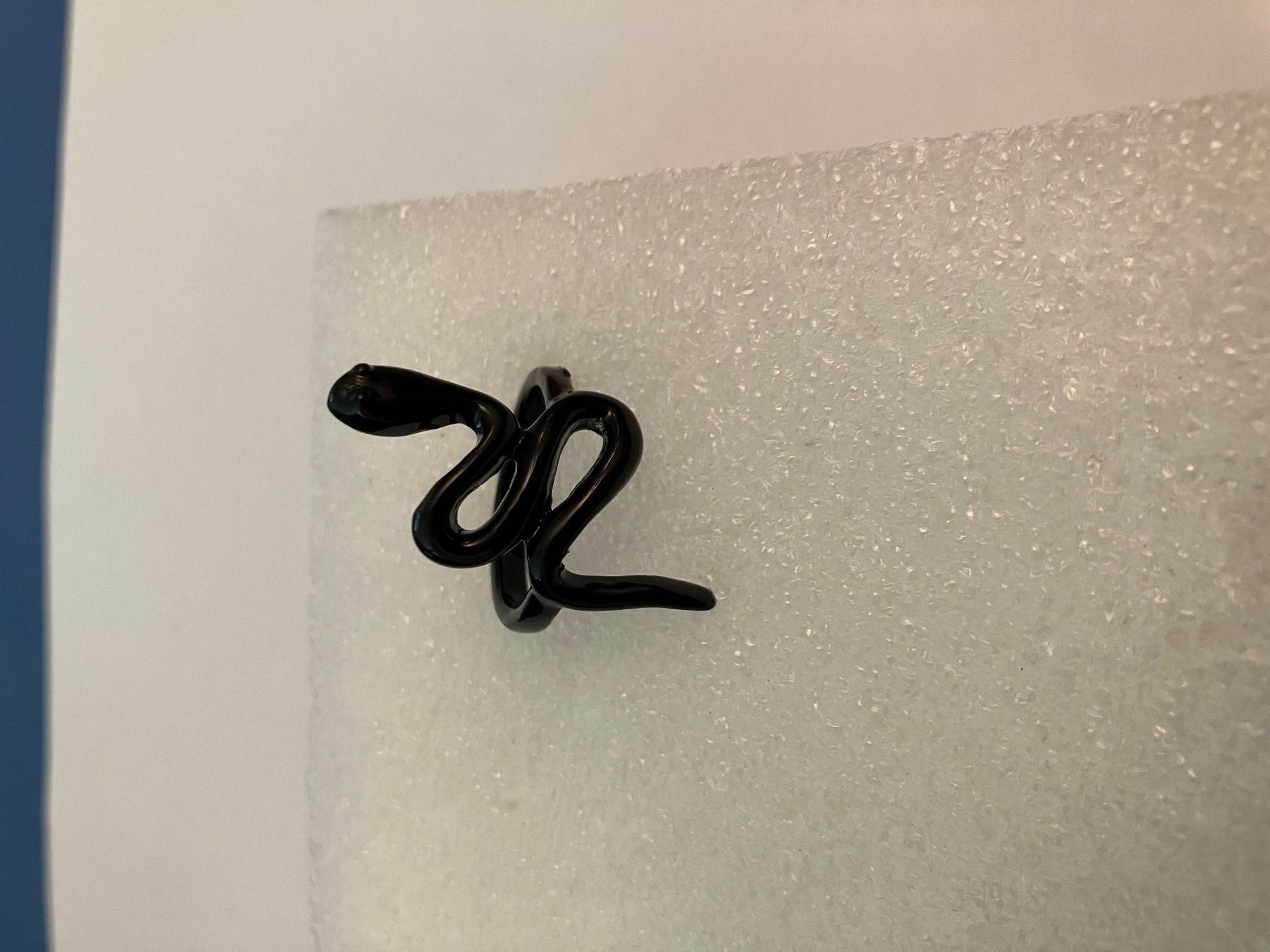 Anelli: Schlangenring schwarze Emaille, Höhe 3 cm, Modeschmuck – Nuovo (secondo la descrizione) da Affoltern am Albis venduto da Dlotti 1
