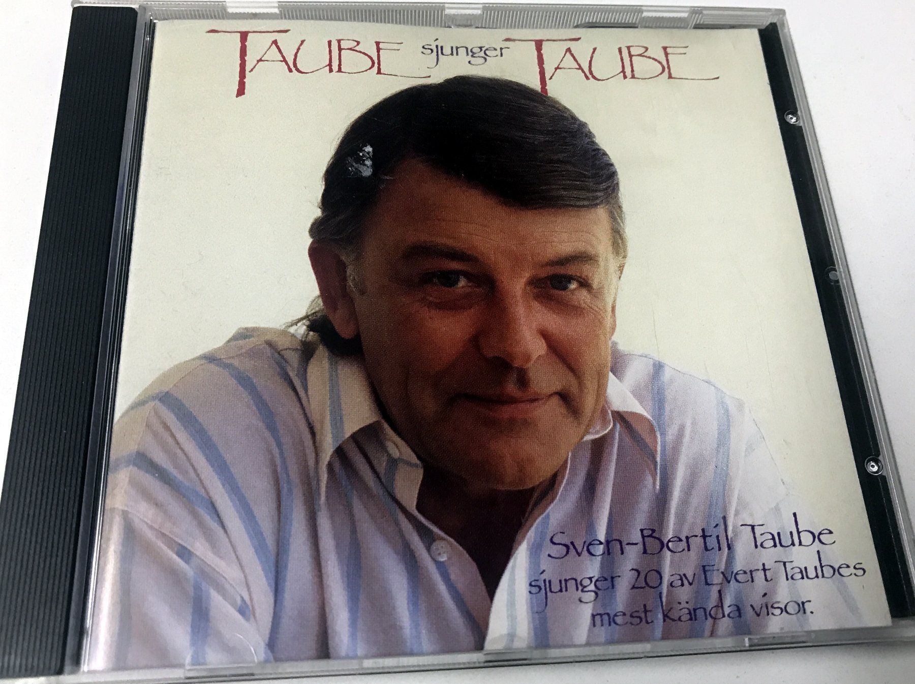 CD: CD- Taube sjunger Taube – Usato da Guntershausen venduto da Gloominati
