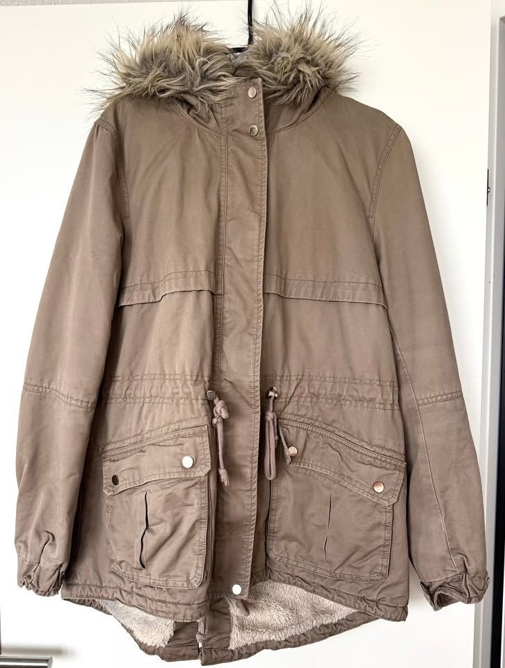H&M Jacken: beige Winterjacke xxl 44 H&M – Gebraucht aus Wil SG von ale_x2zk