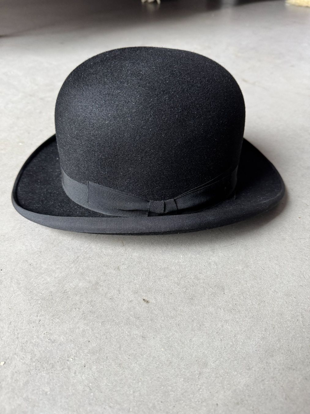 Copricapi, berretti & cappellini: eleganter Vintage Hut / Melone – Usato da Basel venduto da inf_z7j8 1
