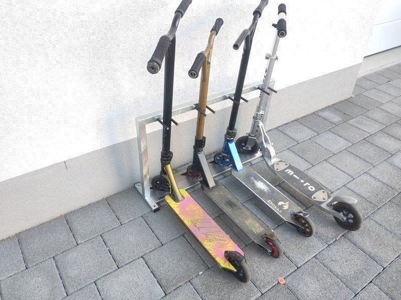 Kickboard: Scooter Ständer, Kickboard / Trotti Ständer 4-21 Stellplätze – Nuovo e nell'imballaggio originale da Muri  AG venduto da Pfiabane 2