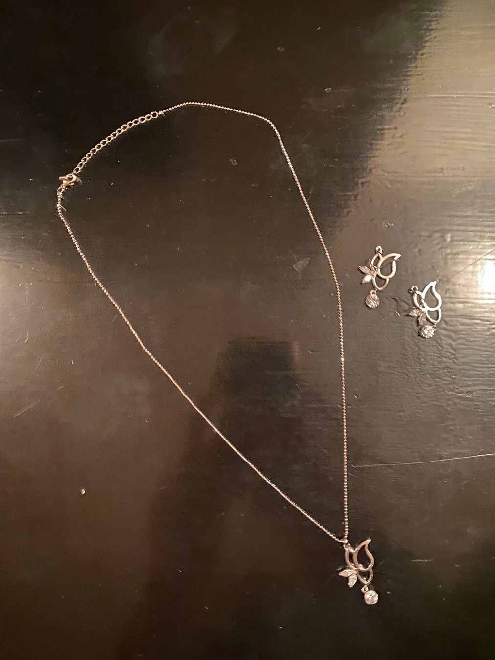 Sonstiger Schmuck: modisch-elegante Halskette mit passenden Ohringen – Gebraucht aus Lüchingen von LIDB