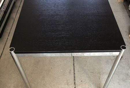 USM Schreibtische: USM Tisch 175x100 Eiche schwarz – Gebraucht aus Häggenschwil von Alkuko