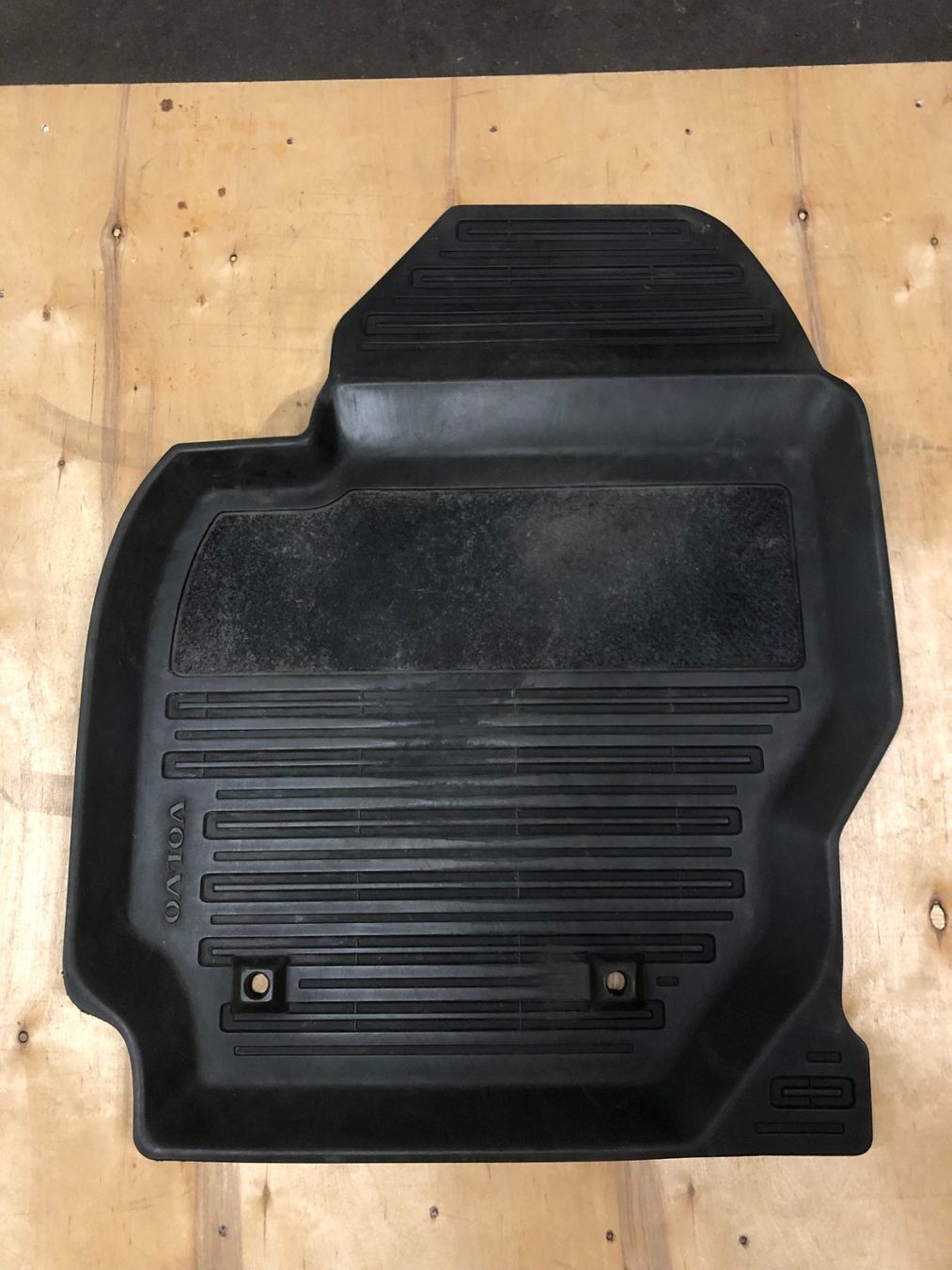 Volvo Teppiche / Matten: Allwettermatten Gummi Original Volvo V70 III – Gebraucht aus Kriessern von schwedenstahl_fan 2