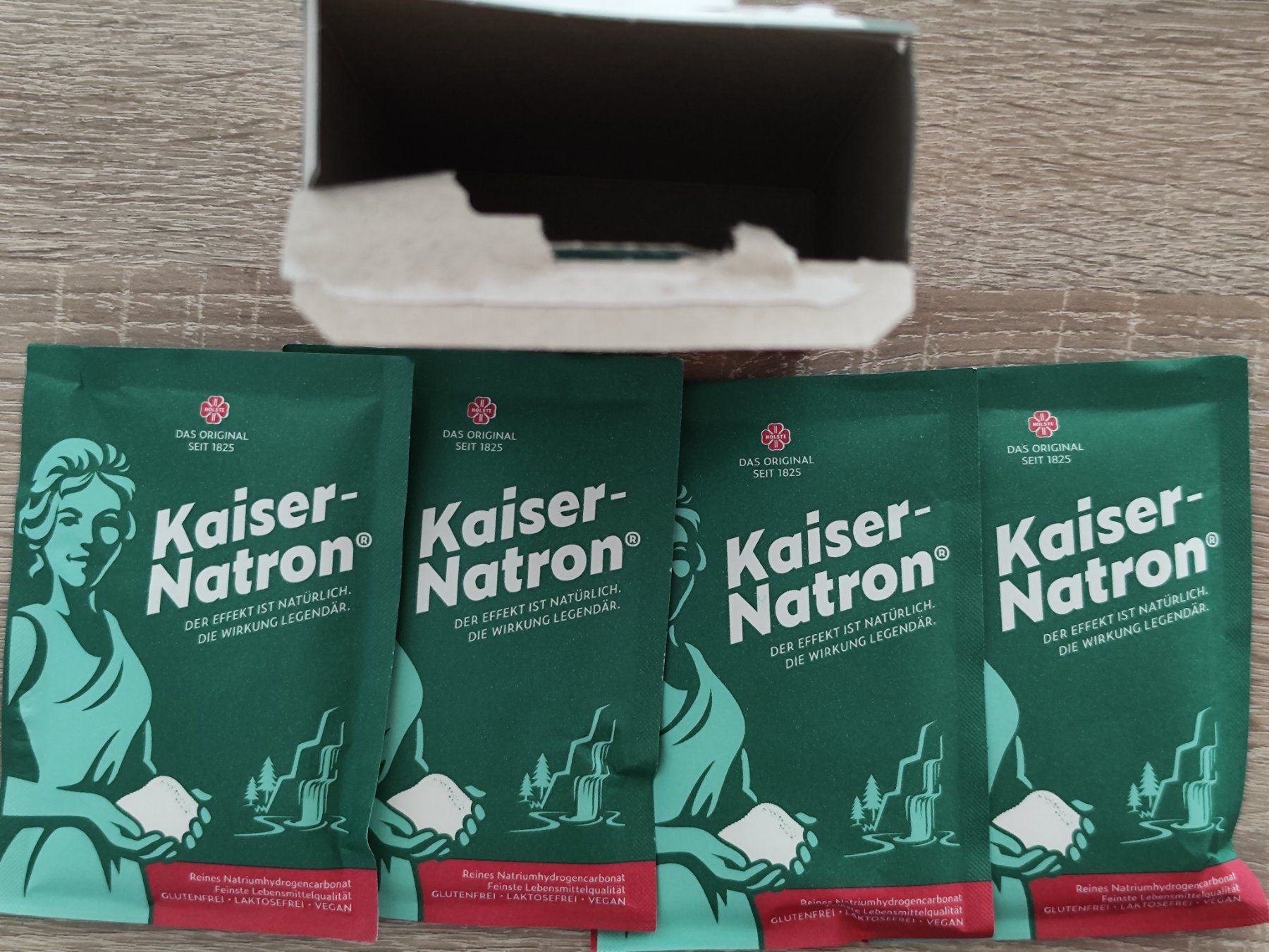 Cibi & Specialità: Kaiser Natron 4 Beutel a 50g – Nuovo (secondo la descrizione) da Fislisbach venduto da Flohmarkt.- 1