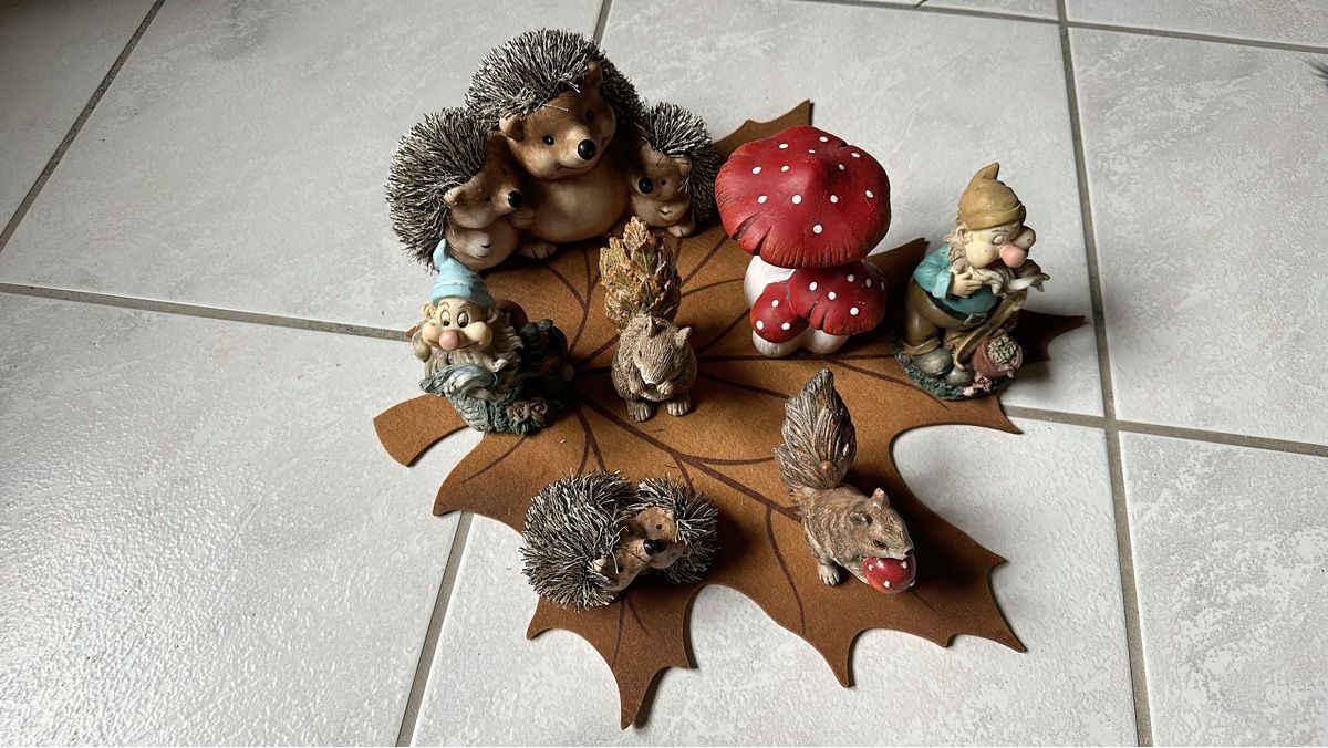 Tutte le decorazioni: Herbstdeko Figuren-Set: Igel, Eichhörnchen & Zwerge! – Nuovo (secondo la descrizione) da Wangen SZ venduto da Jaay_Sky
