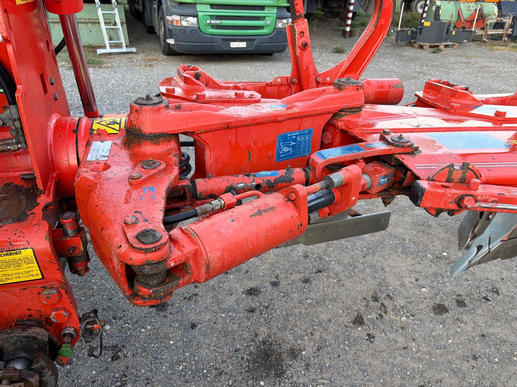 Kuhn Aratri: Charrue réversible Kuhn – Usato da Boussens venduto da fra_dn7g 3