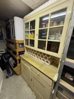 Antiker Buffetschrank mit Glastüren