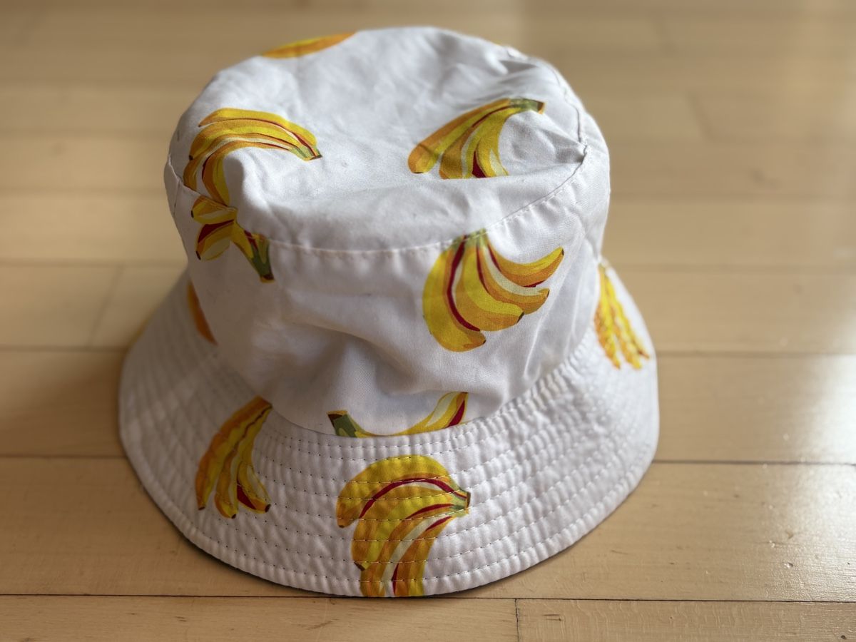 Copricapi, berretti & cappellini: Bob avec motif bananes – Usato da Lausanne venduto da ValeMerky 1