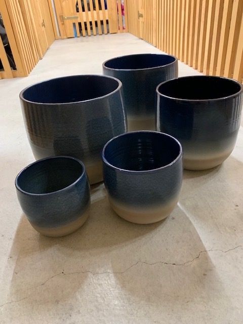 Set aus 5 glasierten blauen Pflanzen Übertöpfen | Kaufen auf Ricardo