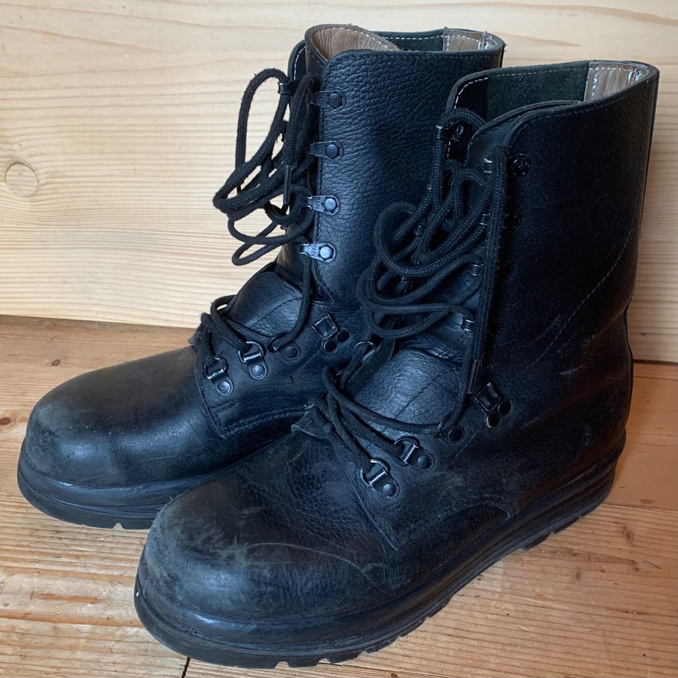 Chaussures hommes: Kampfstiefel der CH Armee Grösse 285/6 – D'occasion à Goldingen par Bergler012 2