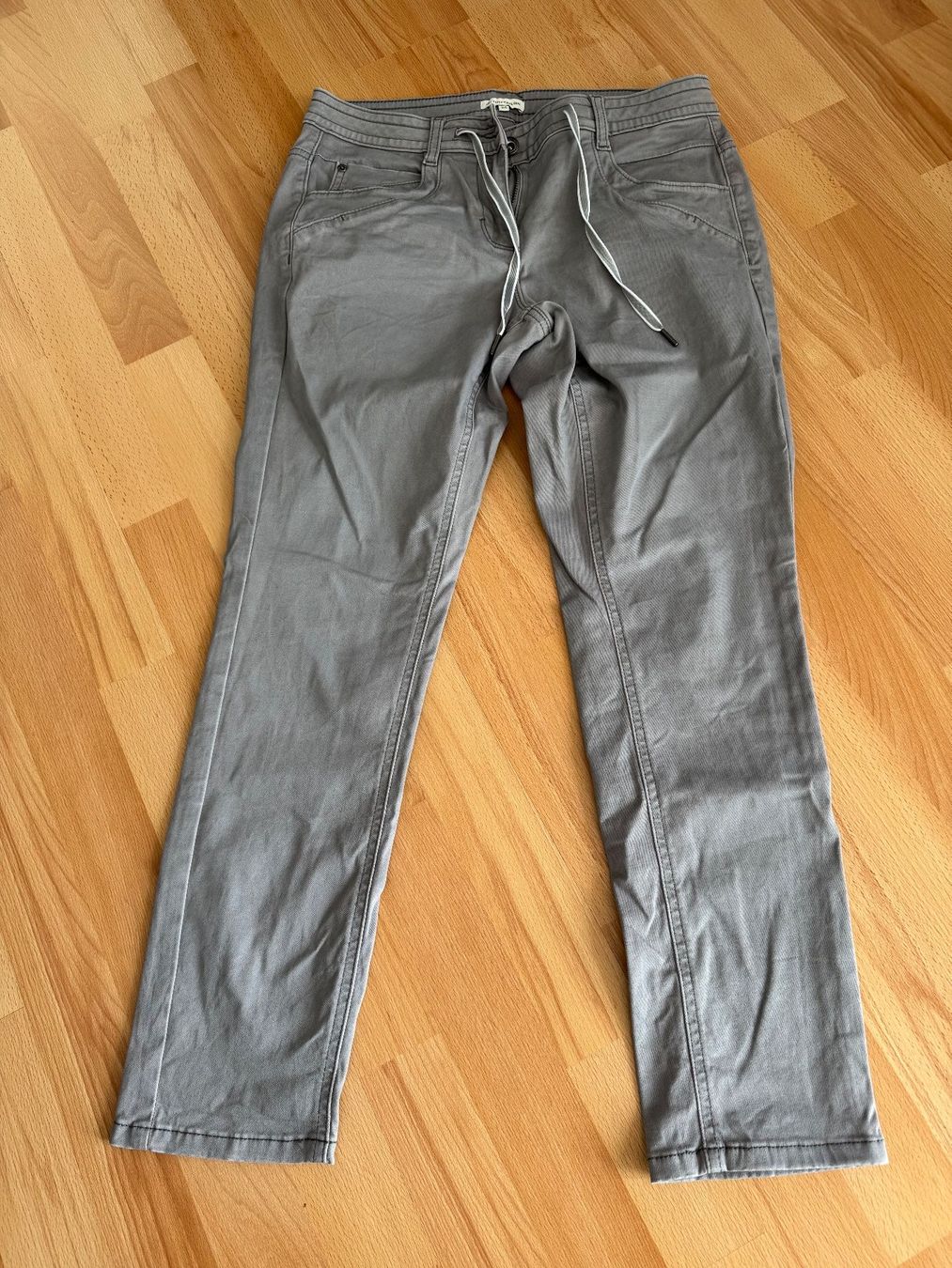 Tom Tailor Hosen: Tom Tailor Stoffhose, Gr. 36, grau – Gebraucht aus Rorschacherberg von beeechen